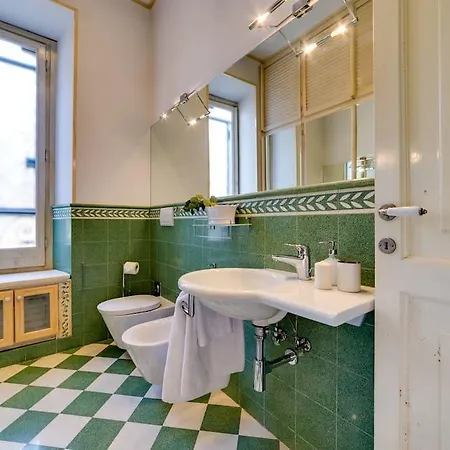 Unique View 2 Bed 3 Bath Central Appartamento *